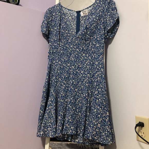 size 8 blue floral mini Princess Polly dress. Only worn once! light and airy OBO - Picture 1 of 4